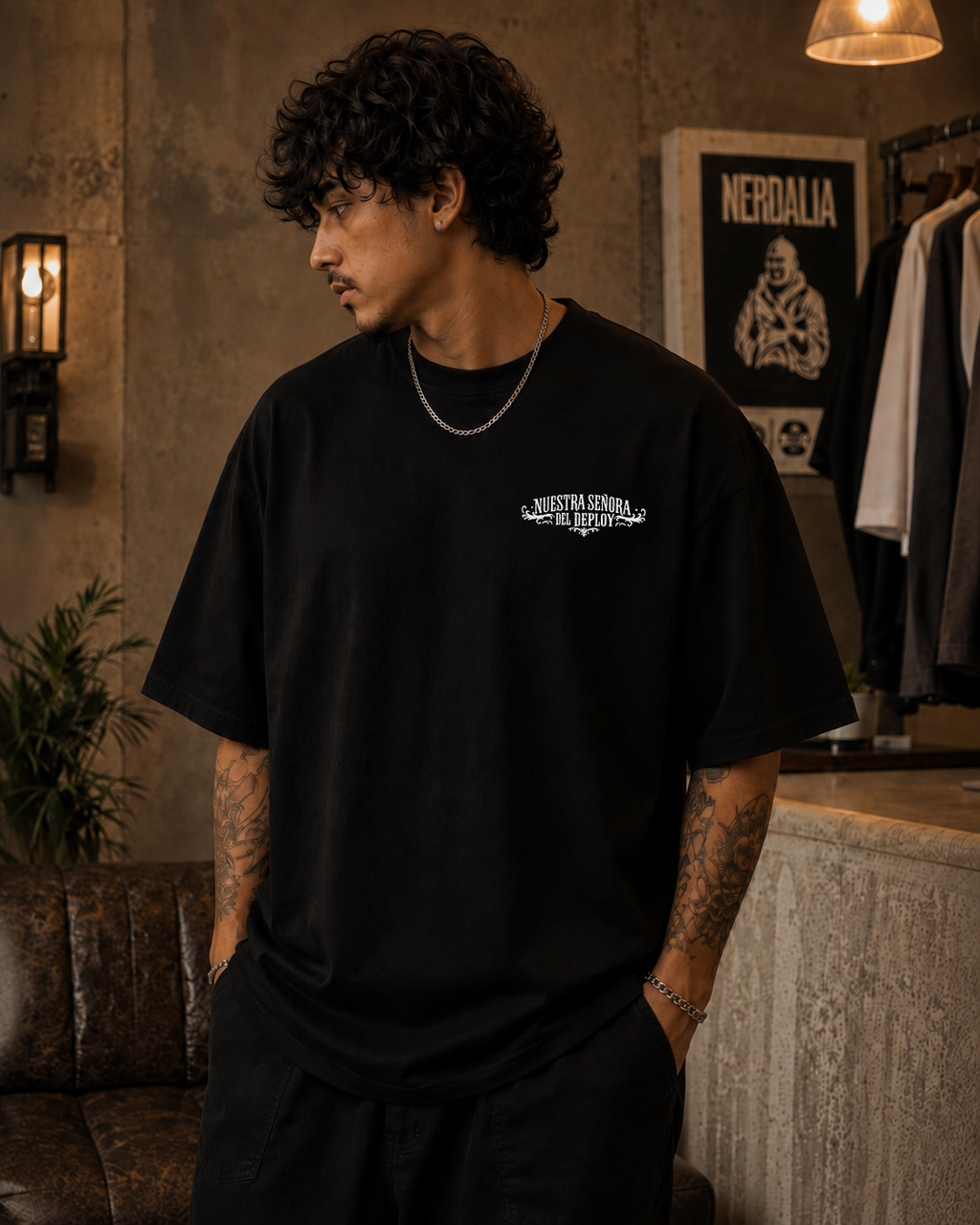 Playera Nuestra señora del deploy vista de frente; el nombre va pequeño al pecho
